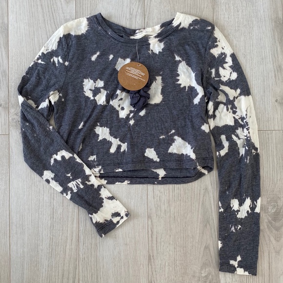 Long Sleeve Tie-Dye Cropped T-Shirt - Picture 3 of 9